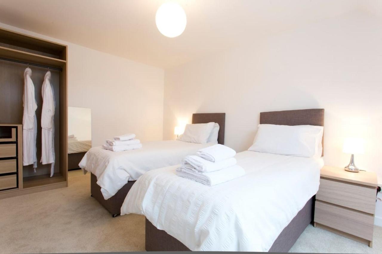 Remarkable 2-Bed Apartment In Culross Exterior photo